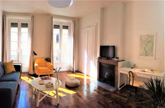 Typique appartement de l'hypercentre Lyonnais, au charme "belle époque", juste à Hauteville-Lompnes, France Charme de l'ancien, confort moderne Entire rental unit vacation rental 33471101