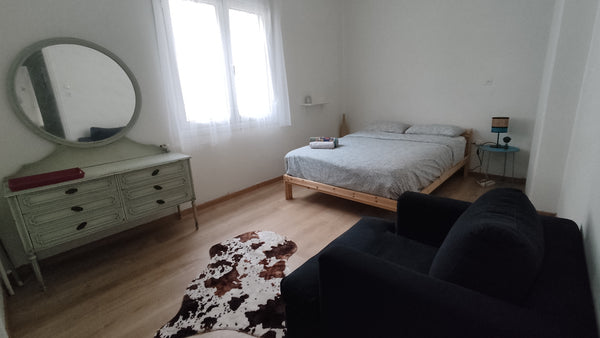 Sunny appartment, spacious, includes all comforts! Just a 3min walk from Victori Athens, Greece Sunny appartment in Athens city center, 80sq m Entire condo vacation rental 581740674083354981