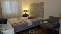 Chambre spacieuse dans un appartement très bien situé, à deux pas des quais , à   Superbe chambre dans un appartement Private room in rental unit vacation rental 630981329873380805