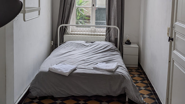 The room is pretty big and right in front of the park.<br /><br />The neighbourh Ghent, Belgium Large ground floor room in city center Private room in townhouse vacation rental 596894145131013664