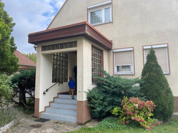 Diese geräumige Unterkunft bietet mit ihrer Ubahn nahen Lage, den großen Garten   Großes Haus mit riesigen Garten und Grill Entire villa vacation rental 660139743333261039