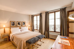 RENOVATED IN NOVEMBER 2016, Luxury 85m2, 3 bedroom, 3 bathroom, kitchen, salon,  Paris, France Champs-Élysées - Rue de Cirque Entire rental unit vacation rental 4104102