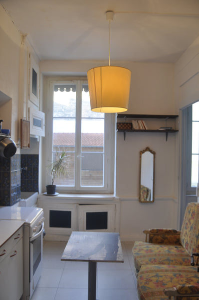 Smart blue white and golden apartment. 2 minutes from metro Guillotière 6 minute Lyon, France Smart appartement 2 minute from metro guillotiere Entire rental unit vacation rental 26555581