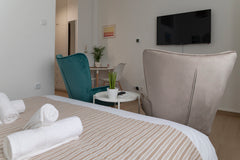 Located in the heart of Athens, only 8min walk from Petralona Metro station whic Achaea, Greece Modern flat 2 stops from Monastiraki & Plaka Entire rental unit vacation rental 608369343246746947