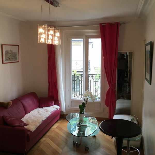 Mon logement est à 2mn  du métro,  à 2 stations de Montparnasse à coté d'Alesia   appartement de charme  literie luxe Entire rental unit vacation rental 13726516