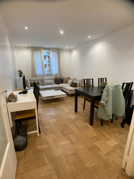 Located in the 16th district, in a quiet street at 2 min from pcpl metro/bus sta Paris, France Modern apartment in 16th with 2 br. Entire rental unit vacation rental 4807685