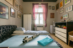 Je to ode mě blízko do Riegrovy sady, Národní muzeum, Václavské náměstí. U mě si Prague, Czechia Honzíkova galerie Private room in rental unit vacation rental 15096583