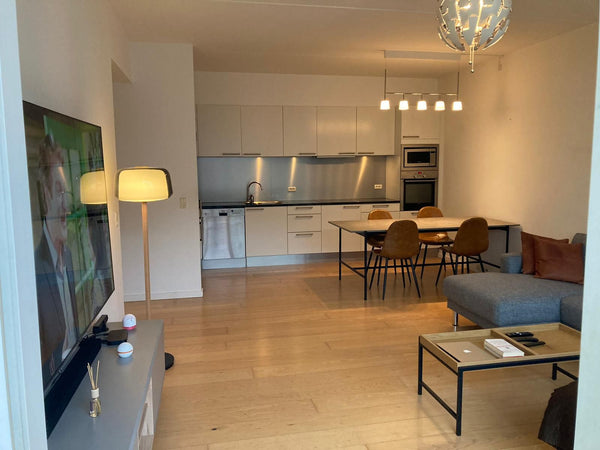 Centrally-located apartment with balcony facing water. Amazing neighbourhood. In Great Shelford, United Kingdom Lovely 3rd floor 1 bedroom apartment in Copenhagen Entire condo vacation rental 52546209
