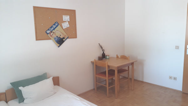 Spacious studio apartment near Landstraße U3&U4 (Airport connection) and Stephan Vienna, Austria Cheap working space Entire rental unit vacation rental 38802810