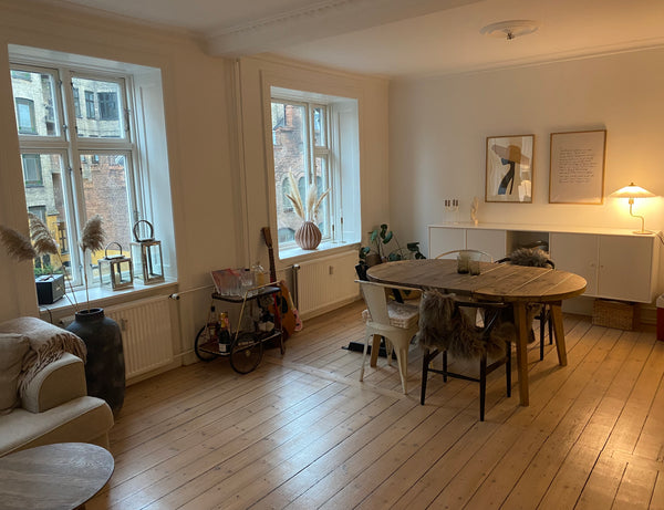 Hyggelig lejlighed tæt på alt hvad København kan tilbyde. Perfekt til et par ell Copenhagen, Denmark Lejlighed med altan, tæt på søerne i København Entire condo vacation rental 634364525982778797