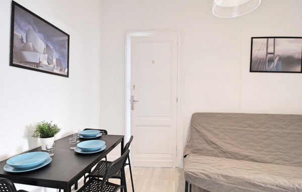 Room of 14m², fully furnished. It has a double bed (140x190) accompanied by a be  Pleasant and very bright room - 14m² - BO2 Private room in rental unit vacation rental 626375704154640476