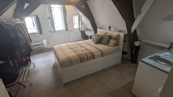 Ce logement parfaitement situé offre un accès facile à tous les sites et commodi  Studio - centre ville Private room in condo vacation rental 675398289057212188