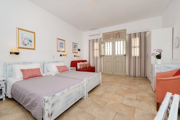 If you travel with  family this is the place that you will like to stay  . famil Greece family for 4 Homy style & pool Akrotiri Santorini Room in hotel vacation rental 33150592