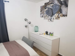 Logement fonctionnel, bien agencé.<br />Places de parking, commerces et transpor Paris, France Studio proche de Bordeaux Entire rental unit vacation rental 41833359
