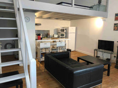 Studio de 30 m2 avec chambre en mezzanine de 12 m2 ( hauteur 140cm ) coin bain d Bordeaux, France Bordeaux hyper centre  T1 bis 30 m2 + 12 m2 mezz Entire rental unit vacation rental 24762019
