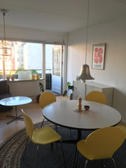 Lys og lækker lejlighed med stor altan ud mod rolig gårdhave.  7 minutters gåafs Frederiksberg, Denmark Lys og lækker lejlighed tæt på centrum Entire rental unit vacation rental 44135142