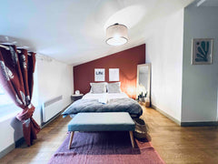 Situé en bas des pentes de la Croix Rousse, charmant quartier avec de nombreuses Lyon, France ⚡️NID DOUILLET CHIC HOTEL DE VILLE Entire rental unit vacation rental 53638205