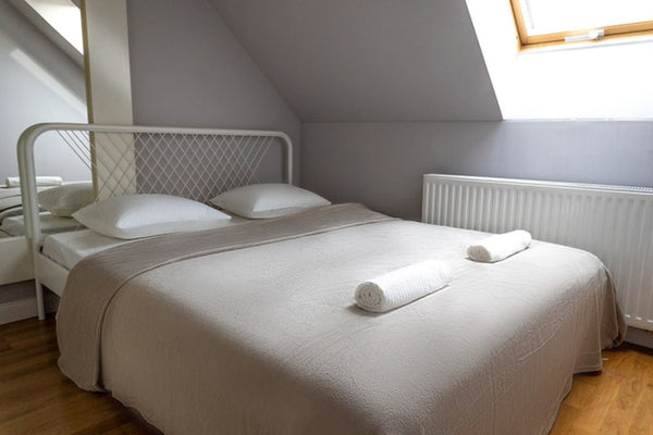 Private room super close to the city center. Good location, surrounded by a lot  Prague, Czechia PRIVATE ROOM SUPER CLOSE TO THE CITY CENTER [LA] Private room in rental unit vacation rental 589850759182181076
