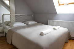 Private room super close to the city center. Good location, surrounded by a lot  Prague, Czechia PRIVATE ROOM SUPER CLOSE TO THE CITY CENTER [LA] Private room in rental unit vacation rental 589850759182181076