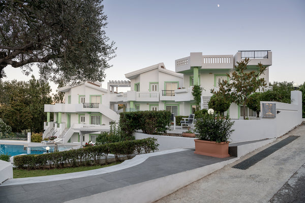Villa Life is a small, modern complex with 10 self-catering rental apartments si Crete Region, Greece Ag Marina Crete seaview c) 2/3 pers Entire rental unit vacation rental 7585900