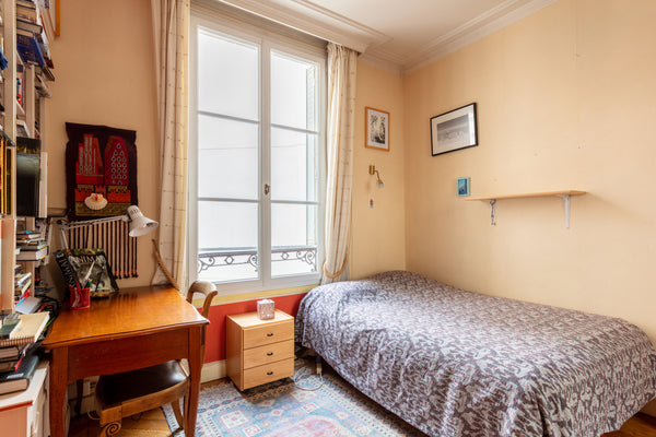 Quiet room of 13 m2, cozy, very clean, comfortable brand new 135x200cm bed, high Paris, France Quiet and cozy Room in the trendy center of Paris Private room in condo vacation rental 15419028
