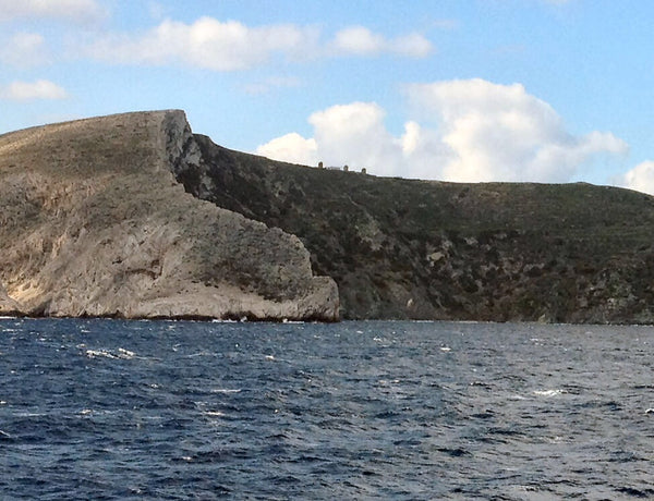 This little summer-house is situated on the narrowest point of the island, in co Folegandros, Greece Small Mill-house high above the sea Cycladic home vacation rental 2725508