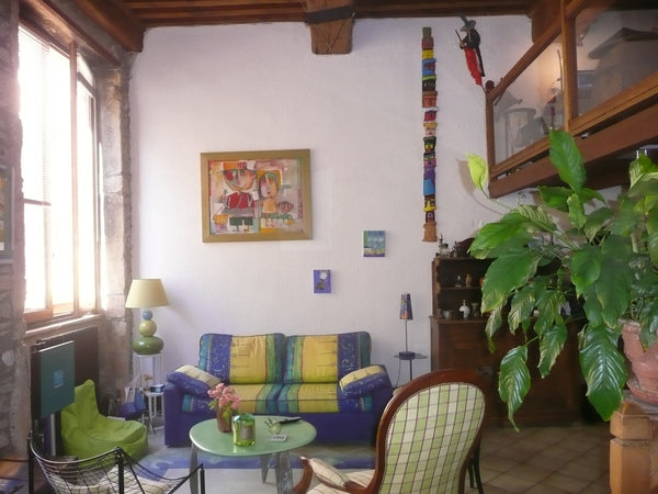 Bel appartement typique de Canut situé au coeur du quartier très recherché de la Lyon, France Canut typique à la Croix Rousse Entire rental unit vacation rental 9322973