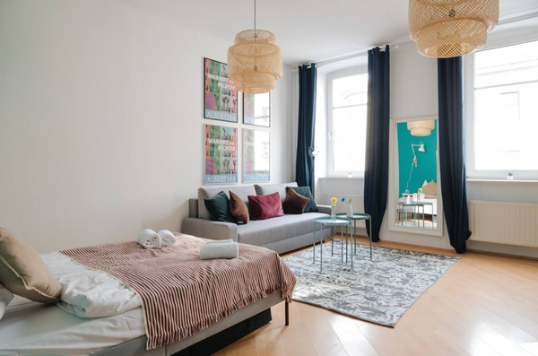 Located in the 10th district of Vienna, only 10 min walk to underground station   Personally DESIGNED GEM in vibrant neighbourhood Entire rental unit vacation rental 53113246