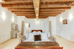 In the heart of the historic center of Vieux Lyon, this wonderful apartment of 6 Lyon, France Quiet and Spacious - Historic center Entire rental unit vacation rental 26406916