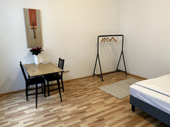 Das perfekte Budget Apartment um Wien zu geniessen. Wenige Minuten von U-Bahn un  Top 16: Preis/Leistungschampion Entire rental unit vacation rental 53494527