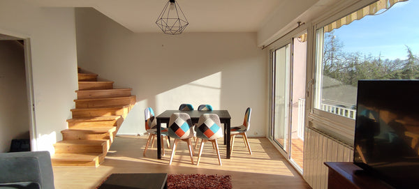 Superbe appartement qui offre de bons moments en perspective en famille ou entre Bordeaux, France Superbe appartement avec balcon proche Bordeaux Entire condo vacation rental 593870452649436723