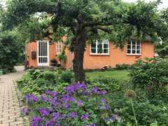 Charmerende hus fra 1927 med romantisk have og høns. Tæt på natur og tæt på byen Copenhagen, Denmark Copenhagen Farmhouse Entire home vacation rental 25579915
