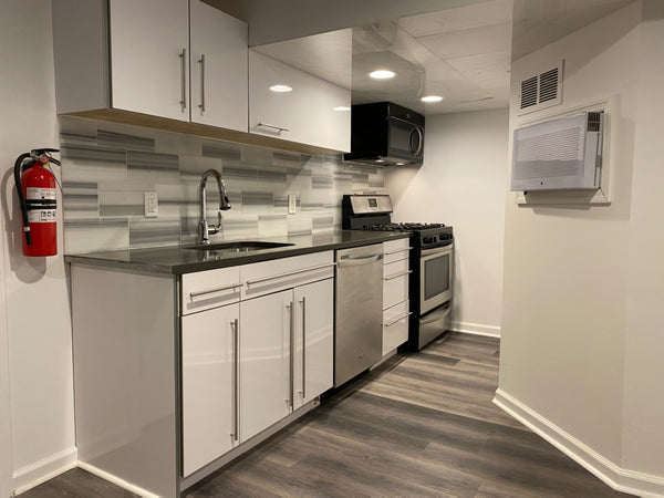 Modern 1 bedroom luxury apartment in a private house on a beautiful block in Bro New York, United States Rental unit in BROOKLYN · ★4.84 · 1 bedroom · 2 beds · 1 bath Entire rental unit vacation rental 42761547