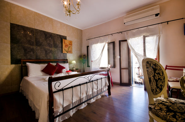 This most photographed building in the Old Town! This beauty can be rented as wh Chania, Greece Old Town Center Beauty (Balcony) Entire rental unit vacation rental 8545338