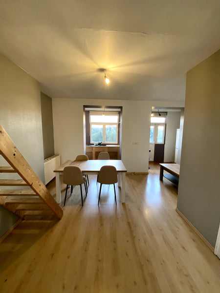 Super appartement situé à 2 min à pied de la place Wiener et de ses nombreux com Lasne, Belgium Super appartement bien situé avec vue magnifique Entire rental unit vacation rental 637506630645726367