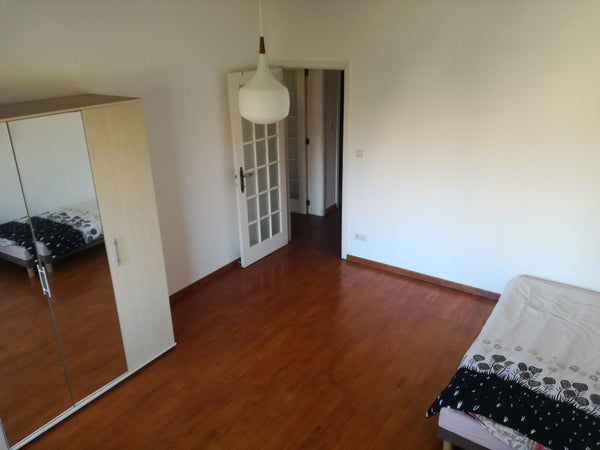 Metro Veeweyde is 25m away.<br />Bus stop is 15m away ( Bus 49, 572, 810 ).<br / Moscow, Russia Welcoming place Private room in rental unit vacation rental 48410843
