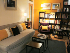 Mon appartement se trouve dans un quartier paisible du 10ème, derrière l'église   Joli 2 pièces à 3mn de la Gare du Nord ! Entire rental unit vacation rental 23748200
