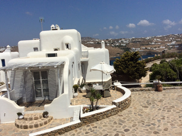 This apartment is part of the Navy Blue Suites, a complex of luxury apartments l Athens, Greece Navy Blue - Spacious studio for 4 adults Entire rental unit vacation rental 4116621
