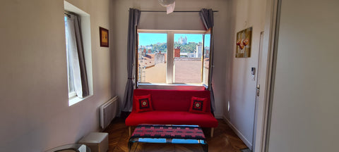 Appartement atypique en plein centre de Lyon. Situé au 5ème et dernier étage san Lyon, France Pigeonnier surplombant les toits de Lyon Entire rental unit vacation rental 51059068