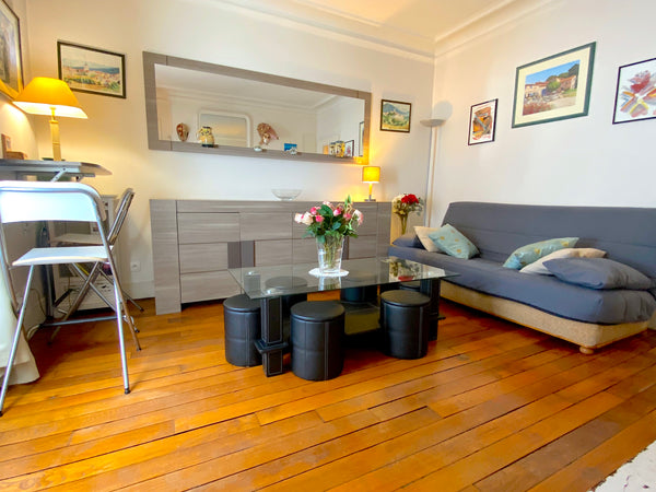 In the heart of Montmartre area, perfectly located rue d'Orsel, apartment decora  L'appartement du Sacré-Coeur Entire rental unit vacation rental 16385895