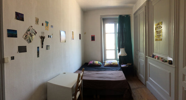 Je vous propose une Chambre privée dans bel appartement á Part Dieu.<br /><br />  CHAMBRE PRIVÉE A PART DIEU Private room in rental unit vacation rental 27194544