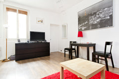 This quiet place is the most practical way to discover Paris and its main activi Paris, France Central flat in a trendy street Entire rental unit vacation rental 3775077