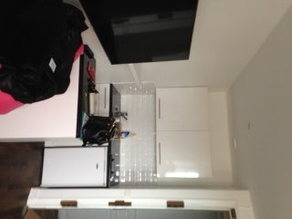 Au 6 e étage (ascenseur service) immeuble de standing calme chambre 11m2 avec ki  Chambrette près Trocadéro et Étoile Private room in rental unit vacation rental 3292511