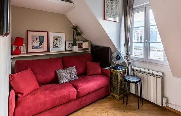 This 9 m² studio apartment at Republique, is furnished with tv, elevator, a conv Paris, France Center of Paris : Nice & small apartment ! Entire rental unit vacation rental 21656522