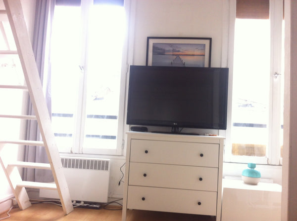 Mon logement est proche de Montmartre . Paris, France Charmant studio Batignolles Entire rental unit vacation rental 13629919