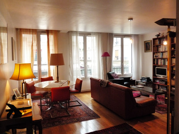 Entièrement meublé et décoré, ce charmant appartement de 70m2 est situé rue Mont Saint-Pierre, St. Pierre & Miquelon Charmant Appartement Rue Montorgueil 70m2 Entire rental unit vacation rental 2844011