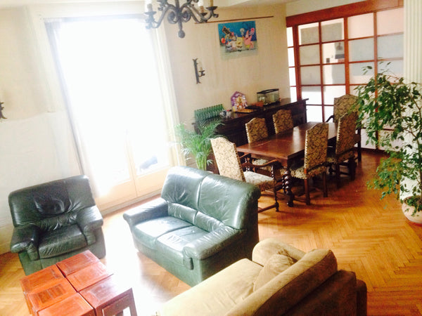 Situé à 10 minutes à pied du cœur de Lyon, cet appartement d’environ 130 m² perm Lyon, France Appartement 130 m², 6 à 9 personnes Entire rental unit vacation rental 22072784