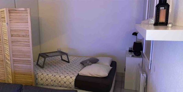 Ce logement unique est proche de tous les sites et commodités, ce qui facilite l  Superbe appartement très proche de grange blanche Entire rental unit vacation rental 50133387