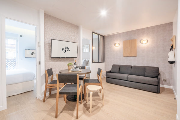 In the heart of Paris, in the vibrant atmosphere of Les Halles, this air-conditi Paris, AR 2 bedroom apartment and balcony - 38m2 Entire serviced apartment vacation rental 22315176