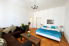 Eine geräumige Zweizimmer Wohnung mit eigener Küche und Bad in der Nähe von Wien  Wiener Stadthalle 2BR City Stay w/ King Beds Entire rental unit vacation rental 648354346500811289